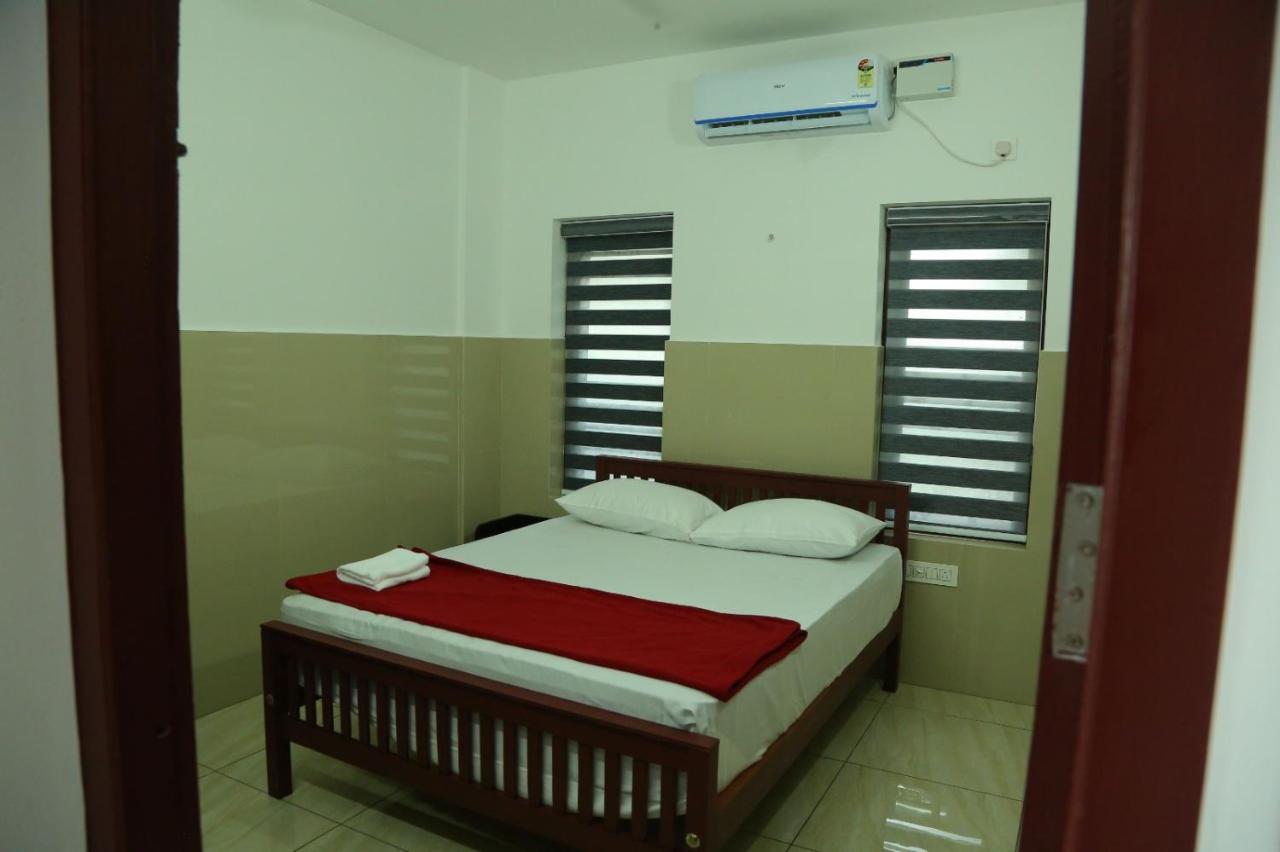 Grace Mary Residency Hotel Nedumbassery Buitenkant foto