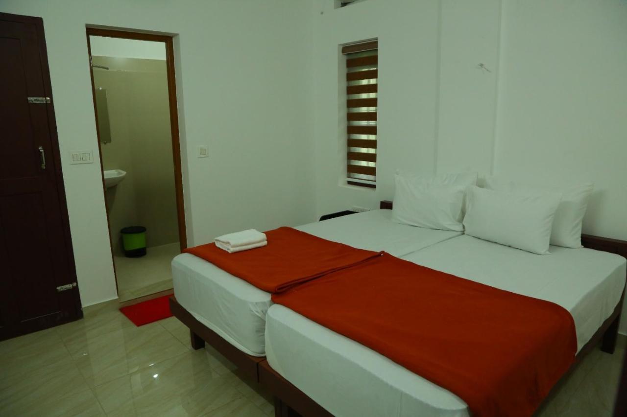 Grace Mary Residency Hotel Nedumbassery Buitenkant foto